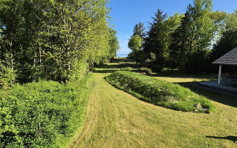 Aswarth - 50M to the Fjord: Blu, Arbusto, Villetta, Groundcover, Giardino, Estate, Shade, Landscaping, Agriturismo, Eco Hotel