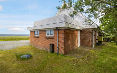 Emmie - 50M to the Fjord: Zona Residenziale, Tetto, Sobborgo, Driveway, Estate, Camino