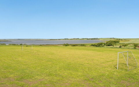 Imilie - 250M to the Fjord: Tetto, Casa, Lotto, Casa, Villetta, Estate, Edifici Giardino, Shade, Log Cabin, Landscaping