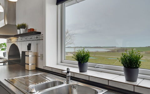 Imilie - 250M to the Fjord: Tetto, Casa, Lotto, Casa, Villetta, Estate, Edifici Giardino, Shade, Log Cabin, Landscaping