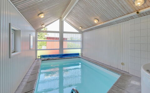 Rani - 800M from the Sea: Piscina, Materiale Composito, Soffitto, Ricorrere, Design, Hotel, Color Legno, Eco Hotel, Illuminazione Diurna, Centro Ricreativo