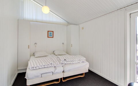 Rani - 800M from the Sea: Legna, Soffitto, Interior Design, Camera Da Letto, Pavimento, Pavimentazione, Letto, Lenzuolo, Bedding, Camera
