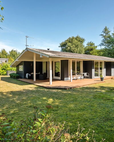 Gardis - 100M from the Sea