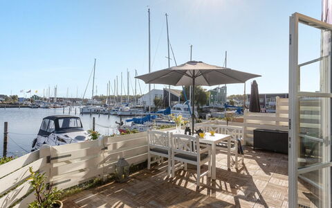 Goda - 5M from the Sea: Zona Residenziale, Tetto, Sobborgo, Driveway, Estate, Camino