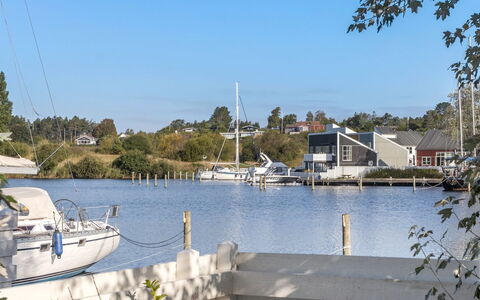 Goda - 5M from the Sea: Zona Residenziale, Tetto, Sobborgo, Driveway, Estate, Camino