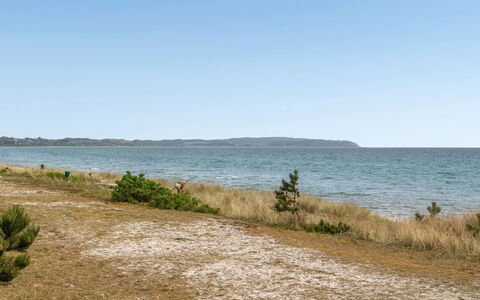 Keyla - 50M from the Sea: Tetto, Casa, Casa, Villetta, Raccordo, Estate, Driveway, Edifici Giardino, Cortile, Capannone