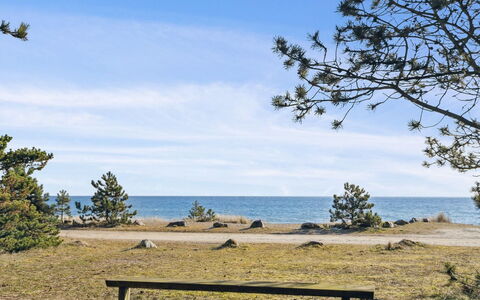 Keyla - 50M from the Sea: Tetto, Casa, Casa, Villetta, Raccordo, Estate, Driveway, Edifici Giardino, Cortile, Capannone