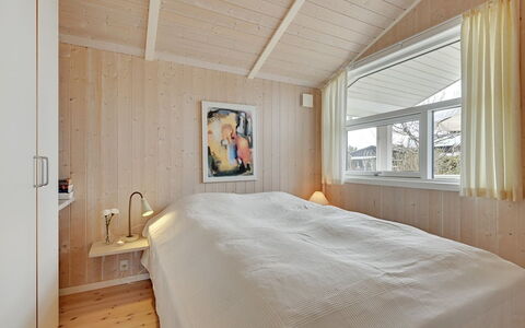 Sitka - 250M from the Sea: Tetto, Casa, Casa, Villetta, Raccordo, Estate, Driveway, Edifici Giardino, Cortile, Capannone