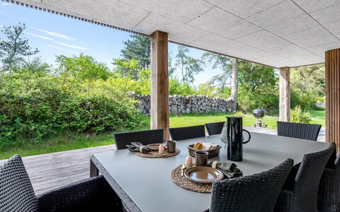 Sylva - 150M from the Sea: Tetto, Casa, Casa, Villetta, Raccordo, Estate, Driveway, Edifici Giardino, Cortile, Capannone