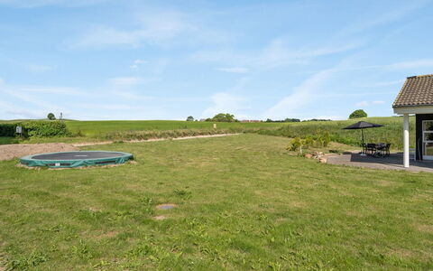 Bitha - 400M from the Sea: Tetto, Casa, Lotto, Casa, Villetta, Estate, Edifici Giardino, Shade, Log Cabin, Landscaping
