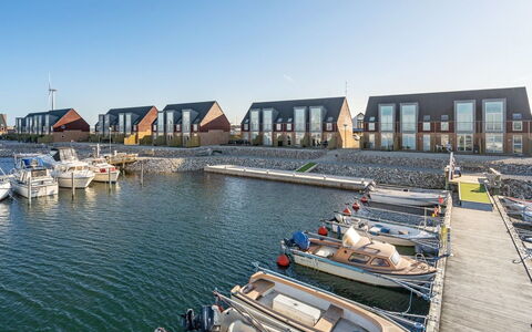Line - 10M from the Sea: Casa, Tetto, Casa, Villetta, Capannone, Edifici Giardino, Raccordo, Cortile, Log Cabin, Capanna