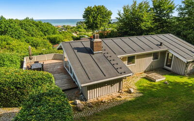 Ludewiga - 350M from the Sea