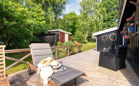 Reika - 1Km from the Sea: Legna, Mobilia, Latifoglie, Villetta, Deck, Plank, Color Legno, Pavimento In Legno, Shade, Giardino