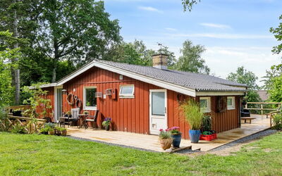 Reika - 1Km from the Sea