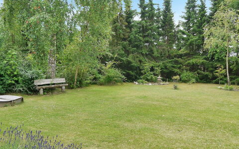 Menard - 400M from the Sea: Blu, Arbusto, Villetta, Groundcover, Giardino, Estate, Shade, Landscaping, Agriturismo, Eco Hotel