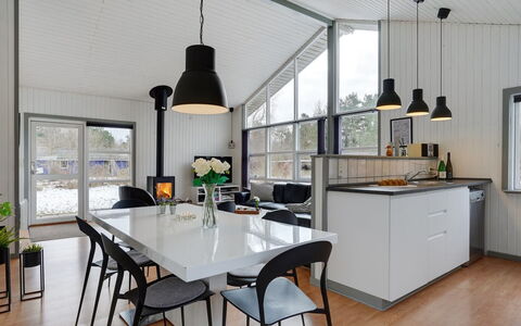 Aiden - 300M from the Sea: Legna, Tetto, Casa, Casa, Architettura, Raccordo, Lotto, Villetta, Capannone, Edifici Giardino
