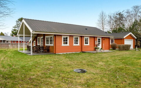 Goti - 1Km to the Fjord: Zona Residenziale, Tetto, Sobborgo, Driveway, Estate, Camino