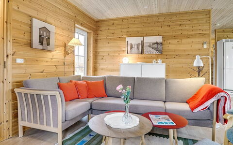 Goti - 1Km to the Fjord: Zona Residenziale, Tetto, Sobborgo, Driveway, Estate, Camino