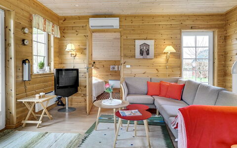 Goti - 1Km to the Fjord: Zona Residenziale, Tetto, Sobborgo, Driveway, Estate, Camino
