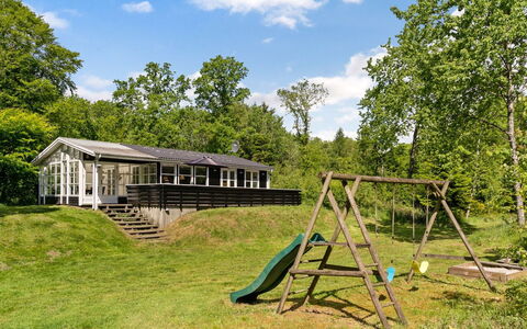 Gunward - 1.5Km from the Sea: Zona Residenziale, Tetto, Sobborgo, Driveway, Estate, Camino