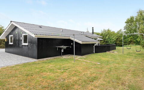 Frudde - 400M from the Sea: Tetto, Casa, Casa, Villetta, Raccordo, Estate, Driveway, Edifici Giardino, Cortile, Capannone