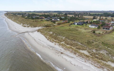 Annabell - 150M from the Sea: Zona Residenziale, Tetto, Sobborgo, Driveway, Estate, Camino