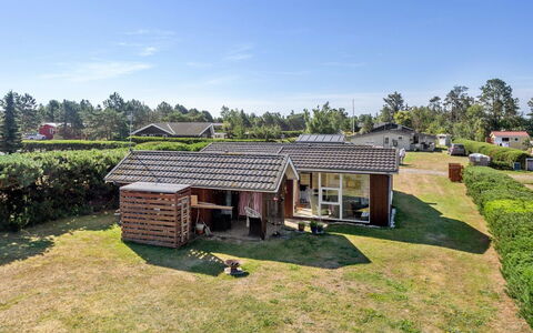 Skaghe - 200M from the Sea: Erba, Casa, Tetto, Zona Residenziale, Casa, Villetta, Area Rurale, Giardino, Prato, Backyard