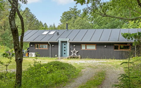 Thorine - 750M from the Sea: Legna, Casa, Portico, Deck, Latifoglie, Tetto, Color Legno, Pavimento In Legno, Eco Hotel