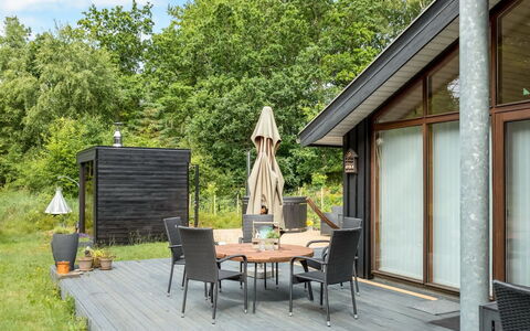 Thorine - 750M from the Sea: Legna, Casa, Portico, Deck, Latifoglie, Tetto, Color Legno, Pavimento In Legno, Eco Hotel