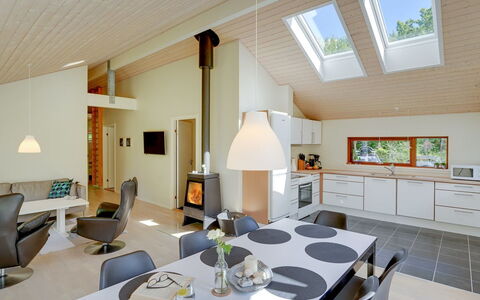 Thorine - 750M from the Sea: Legna, Casa, Portico, Deck, Latifoglie, Tetto, Color Legno, Pavimento In Legno, Eco Hotel