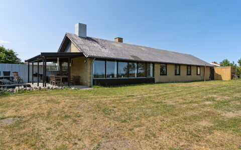 Kalist - 50M from the Sea: Tetto, Casa, Casa, Villetta, Raccordo, Estate, Driveway, Edifici Giardino, Cortile, Capannone