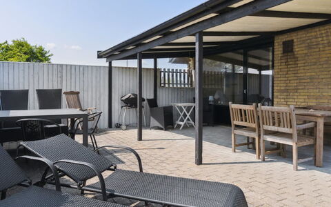 Kalist - 50M from the Sea: Tetto, Casa, Casa, Villetta, Raccordo, Estate, Driveway, Edifici Giardino, Cortile, Capannone