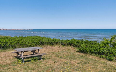 Kalist - 50M from the Sea: Tetto, Casa, Casa, Villetta, Raccordo, Estate, Driveway, Edifici Giardino, Cortile, Capannone