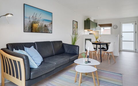 Sipi - 100M from the Sea: Interior Design, Divano, Pavimentazione, Mobilia, Legna, Soggiorno, Pavimento, Camera, Appartamento, Soffitto