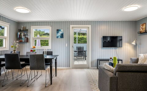 Kjartan - 1.2Km from the Sea: Interior Design, Legna, Pavimentazione, Soffitto, Mobilia, Pavimento, Casa, Pavimento In Legno, Cucina & Sala Da Pranzo Tavolo, Sala Da Pranzo