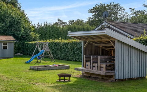 Kjartan - 1.2Km from the Sea: Legna, Capannone, Edifici Giardino, Giardino, Backyard, Shade, Struttura Esterna, Prato, Cortile, Log Cabin