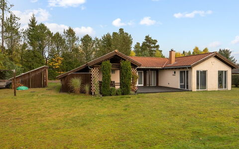 Danijela - 1.2Km from the Sea: Mobilia, Interior Design, Divano, Pavimentazione, Pavimento, Soggiorno, Camera, Tavolo, Sedia, Appartamento