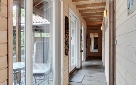 Danijela - 1.2Km from the Sea: Mobilia, Interior Design, Divano, Pavimentazione, Pavimento, Soggiorno, Camera, Tavolo, Sedia, Appartamento