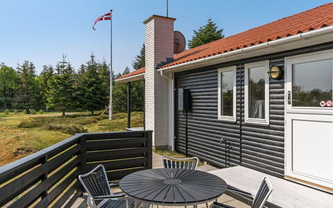 Andria - 300M from the Sea: Legna, Casa, Portico, Deck, Latifoglie, Tetto, Color Legno, Pavimento In Legno, Eco Hotel