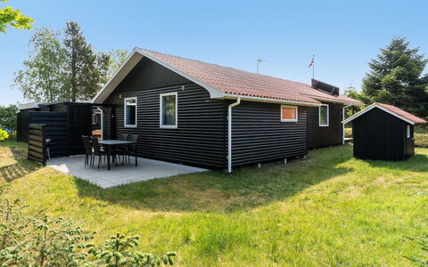 Andria - 300M from the Sea: Legna, Casa, Portico, Deck, Latifoglie, Tetto, Color Legno, Pavimento In Legno, Eco Hotel