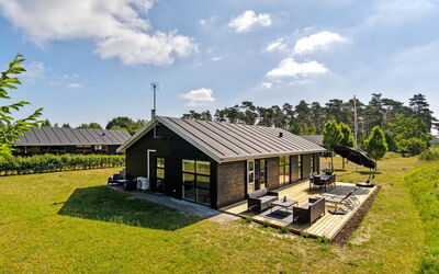 Veiko - 1.2Km from the Sea
