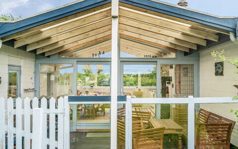 Lenard - 400M from the Sea: Legna, Porta, Casa, Portico, Villetta, Deck, Shade, Raccordo, Struttura Esterna, Sedia