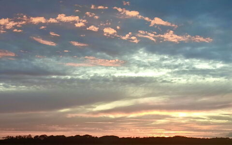 Lenard - 400M from the Sea: Nube, Cielo, Afterglow, Giorno, Natura, Orizzonte, Arancia, Tramonto, Crepuscolo, Fenomeno Atmosferico