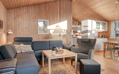 Mea - from the Sea: Mobilia, Legna, Interior Design, Casa, Soggiorno, Soffitto, Casa, Divano, Camera, Villetta