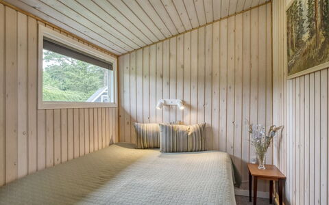 Sissa - 1.5Km from the Sea: Pavimentazione, Interior Design, Legna, Pavimento, Soffitto, Camera Da Letto, Letto, Camera, Illuminazione, Lenzuolo