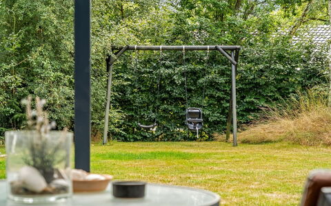 Fido - 300M from the Sea: Giardino, Shade, Woodland, Parco, Mobili Da Esterno, Backyard