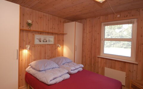 Jaakob - 4Km from the Sea: Letto, Camera Da Letto, Interior Design, Pavimento, Pavimentazione, Legna, Mobilia, Lenzuolo, Soffitto, Bedding