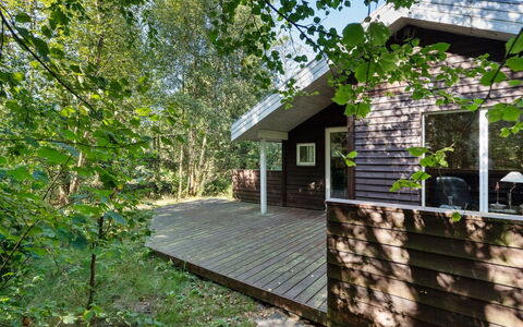 Jussi - 3.5Km from the Sea: Zona Residenziale, Tetto, Sobborgo, Driveway, Estate, Camino