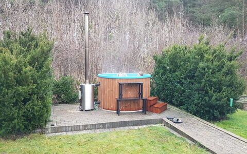 Tenho - 4.4Km from the Sea: Zona Residenziale, Tetto, Sobborgo, Driveway, Estate, Camino