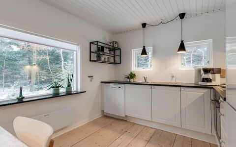 Rigitte - 1.5Km from the Sea: Interior Design, Pavimentazione, Legna, Soffitto, Lampada, Pavimento, Cucina, Illuminazione, Casa, Camera